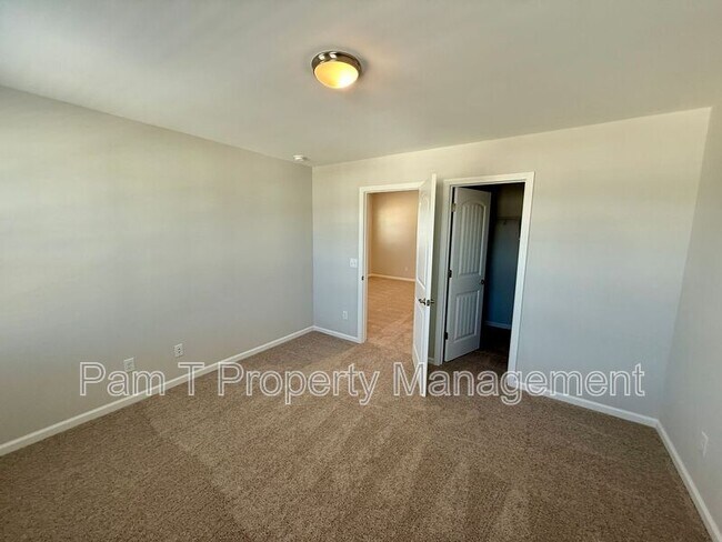 Building Photo - 400 Airways Ave