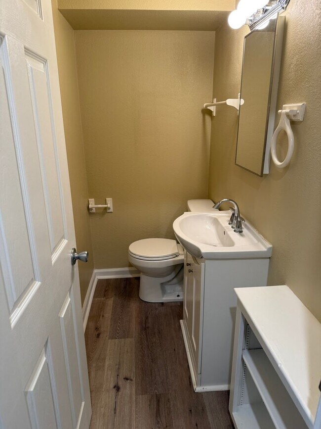 Building Photo - BEAUTIFULLY REMODELED 2 BEDROOM IN CARMICHAEL