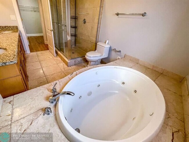 Building Photo - 4241 N Ocean Blvd