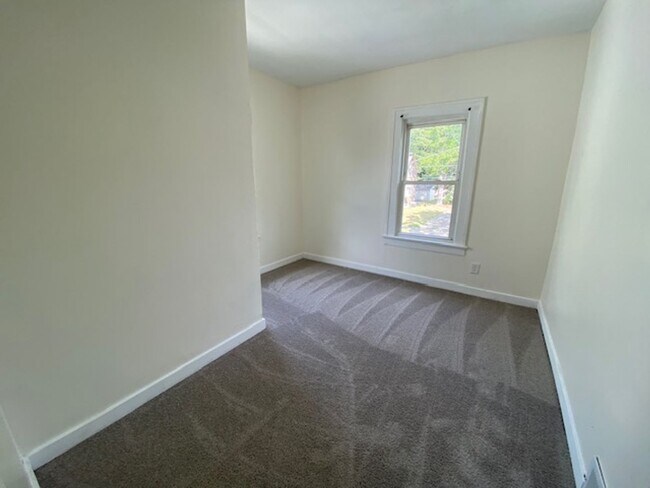 Building Photo - 1410 Bellows St