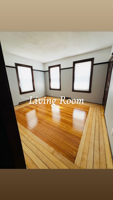 Building Photo - 2407 Pawtucket Ave