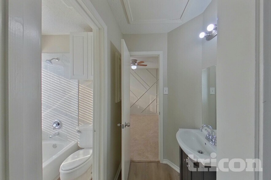 Building Photo - 2116 Stein Way