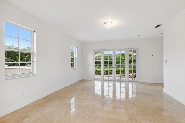 Building Photo - 6200 Granada Blvd