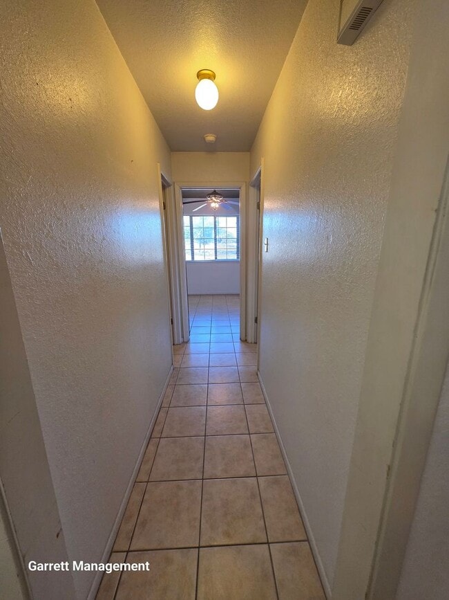 Building Photo - 1703 Taylor St