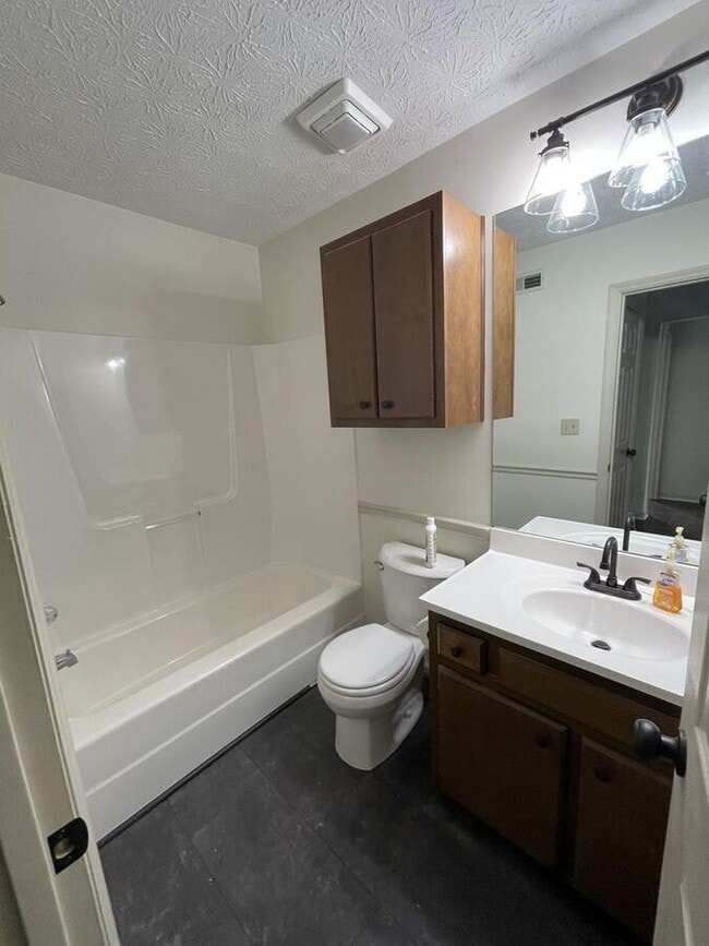 Building Photo - 100 Coconut Grove Dr