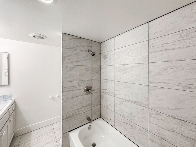 Building Photo - SD: Comfortable 2BD/2BA Condo in Chula Vista with Covered Patio & 2 Parking Spaces