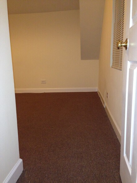 Back Bedroom - 3755 N Christiana Ave