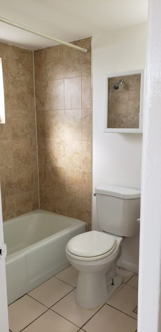 Building Photo - One-bedroom for rent in Pompano Beach