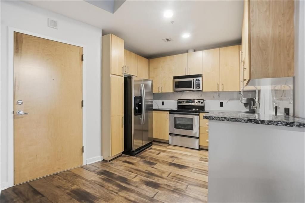 Building Photo - 923 Peachtree St NE