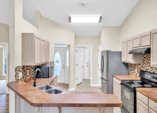 Building Photo - 4bed/2bath...Navarre home!