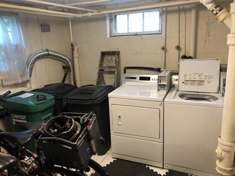 Building Photo - 4 Garden Ct