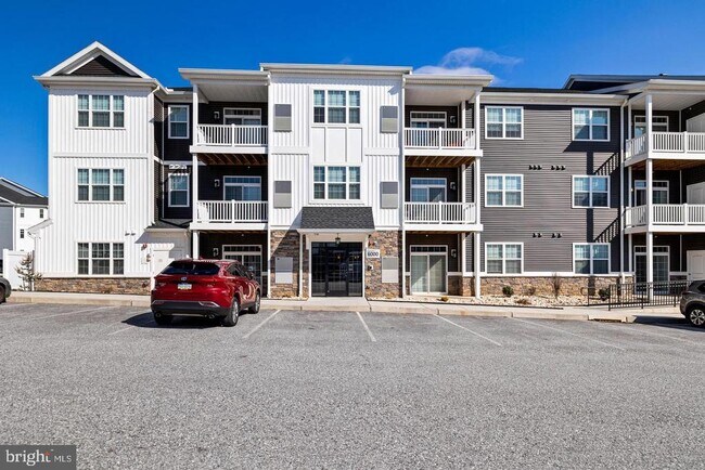 Building Photo - 111 Sienna Dr