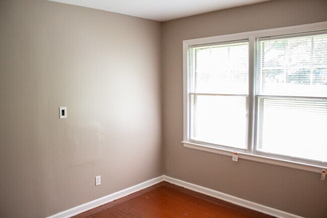 Building Photo - 8907 E 73rd St