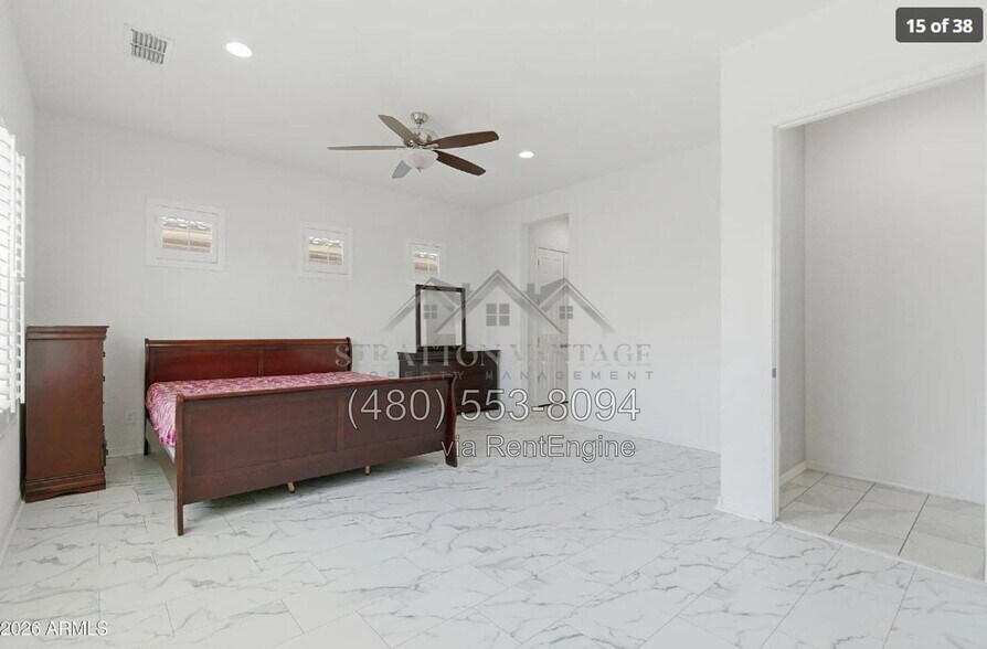 Building Photo - 1083 E Holland Park Dr