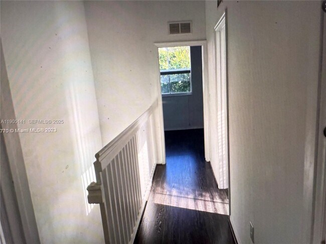 Building Photo - 4932 SW 140th Terrace