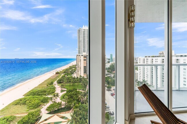 Building Photo - 6515 Collins Ave