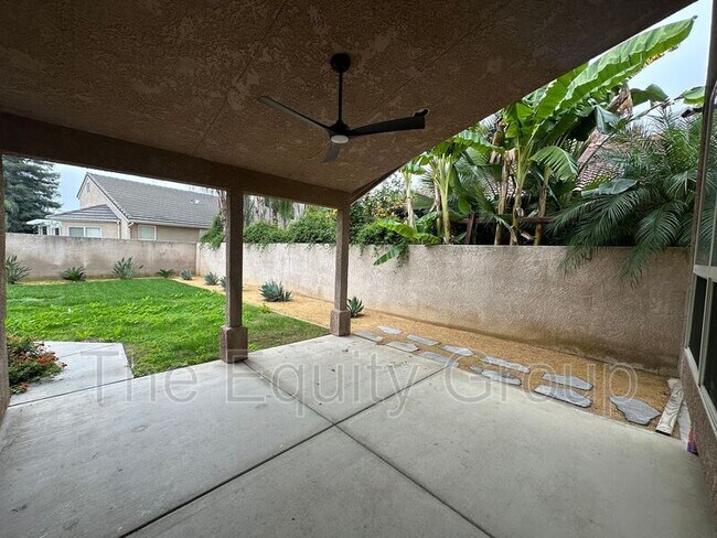 Building Photo - 1421 E Mesa Ct