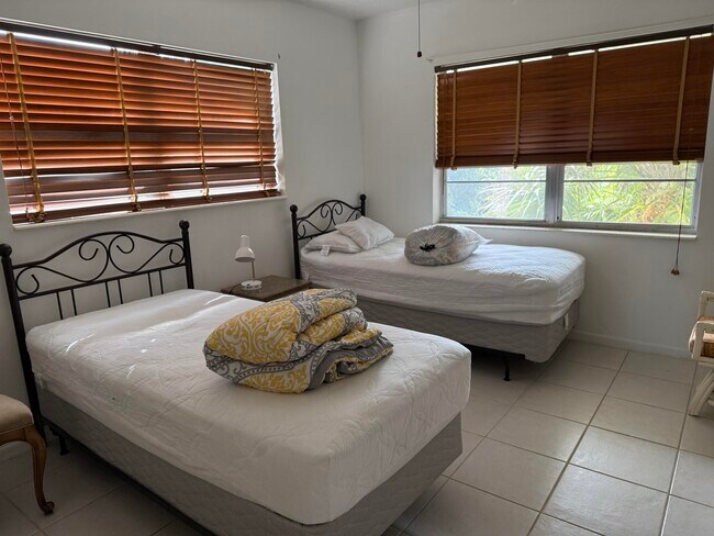 Building Photo - 192 Waltham H