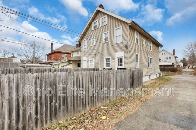 Building Photo - 295 E Woodrow Ave