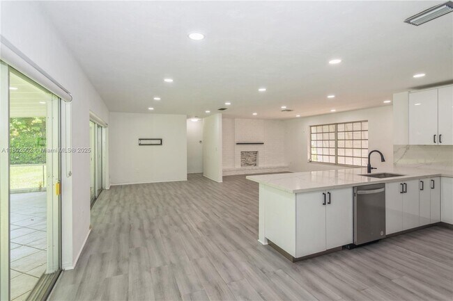 Building Photo - 7300 SW 116th St