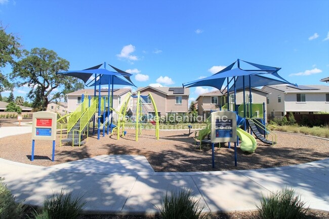 Building Photo - Very Nice 4bd/3ba Elk Grove Home in Gated Community!