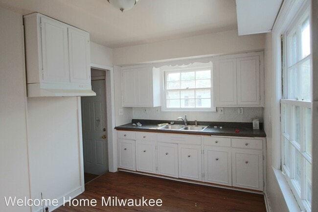 Building Photo - 3 br, 2 bath House - 5748 N 40th Street