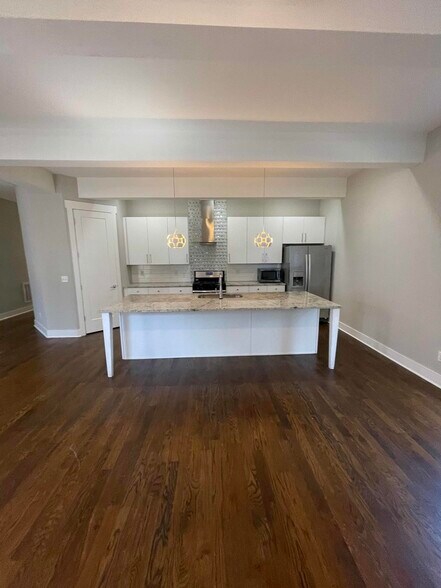 Building Photo - 1213A Tremont Ave