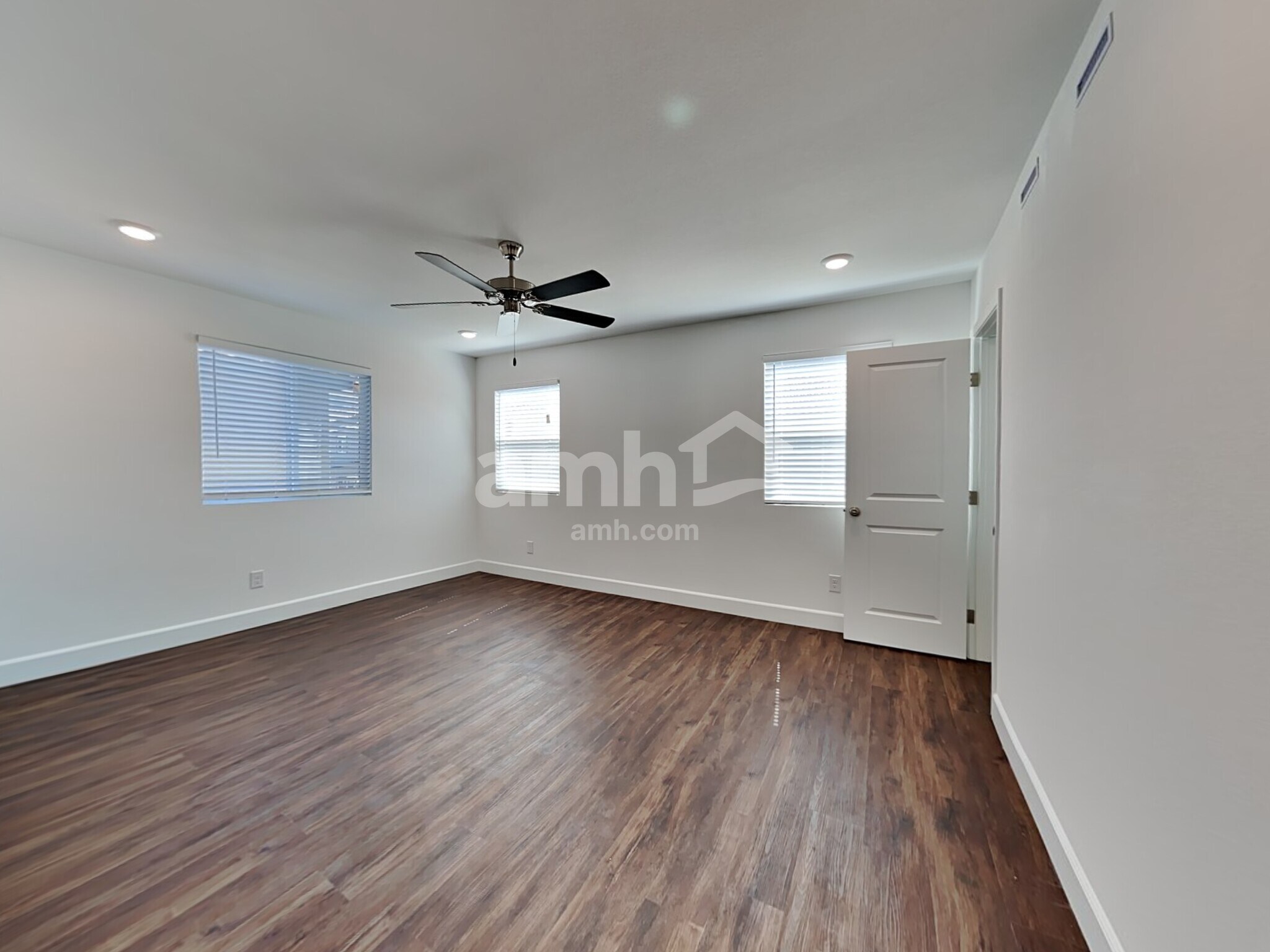 Building Photo - 10413 Medusita St