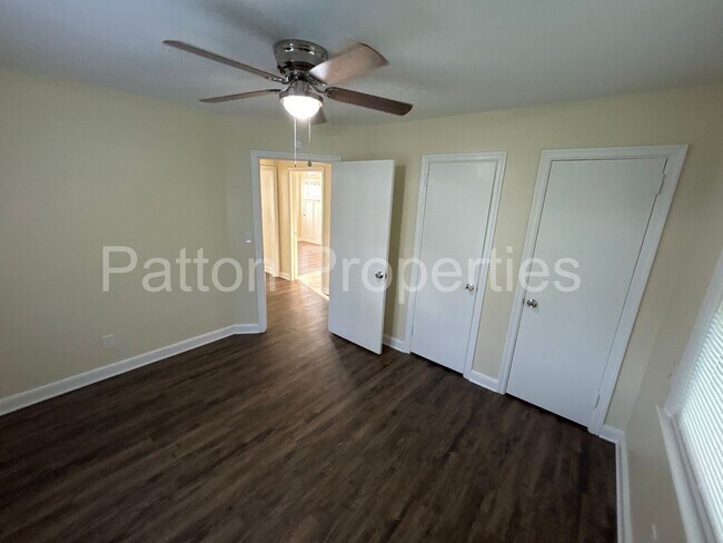 Building Photo - 999 Seminole Dr