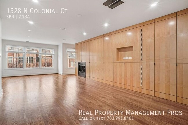 Building Photo - 1528 N Colonial Ct