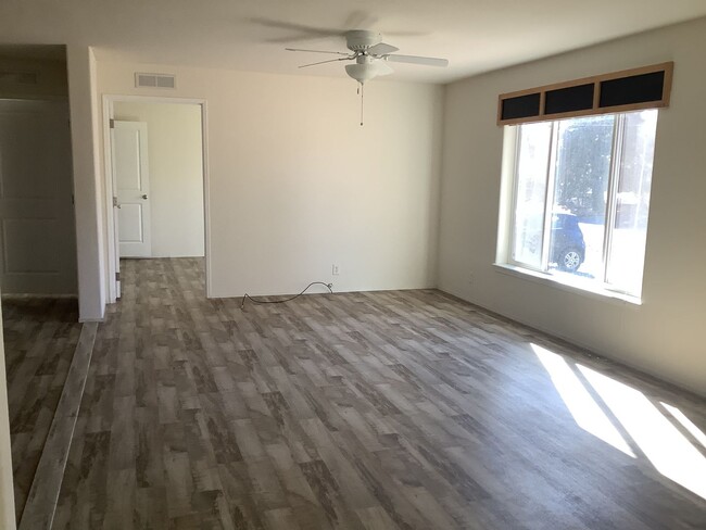Building Photo - New 3 bedroom, 2 bath home