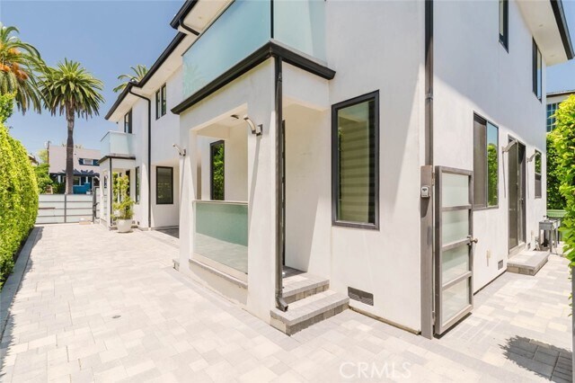Building Photo - 4418 Kingswell Ave