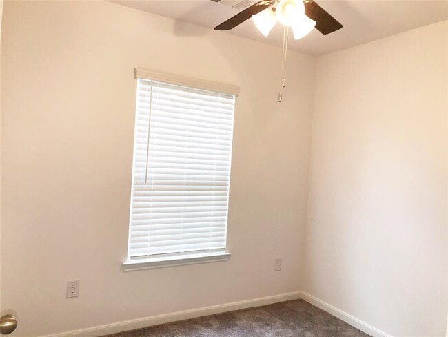 Building Photo - 491 Mesquite