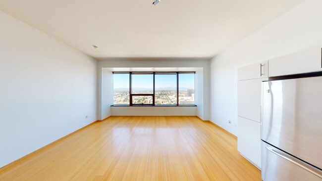 Building Photo - Sky-High Urban Living at 1100 Wilshire! St...