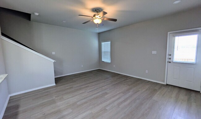 Building Photo - 5330 Lisa Pt