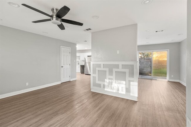 Building Photo - 2308 Devonshire Dr