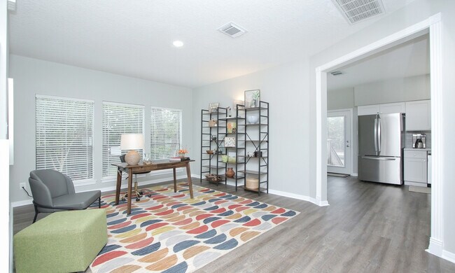 Building Photo - 131 Pine Rd