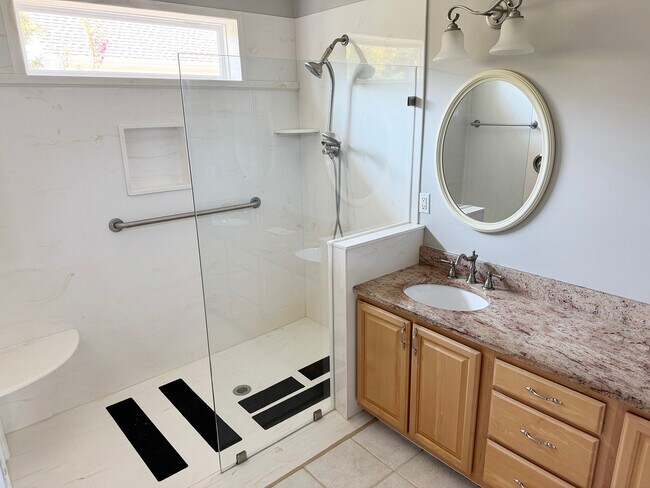 Building Photo - 8405 Fiddlestick Way