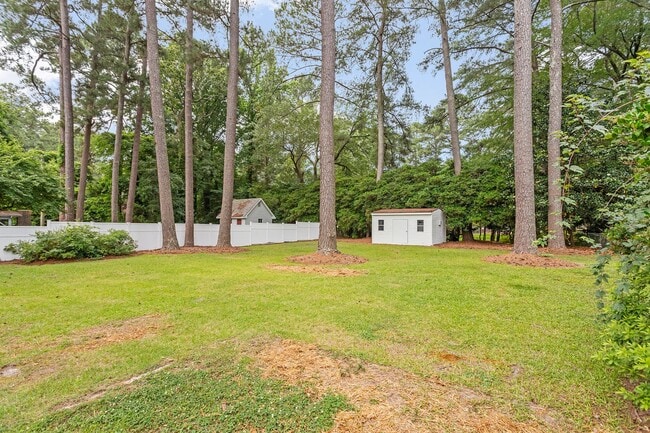 Building Photo - RENOVATED Three Bedroom Home!