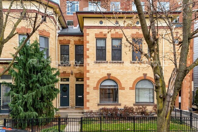 Primary Photo - 22 W 4th Ave