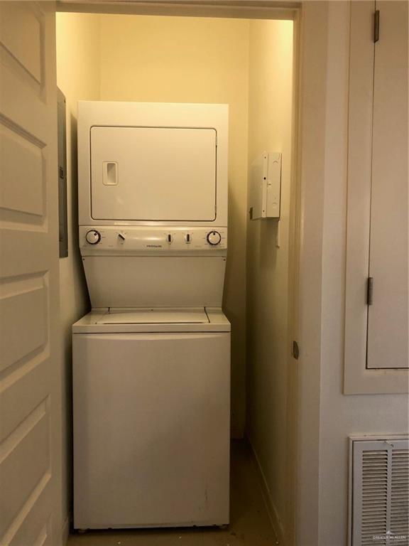 Building Photo - 1304 E Daffodil Ave