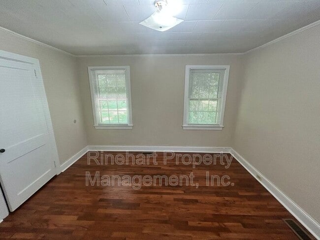 Building Photo - 857 Bradley St