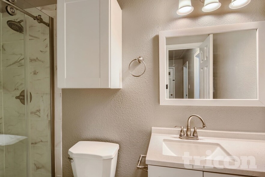 Building Photo - 901 Anthony St