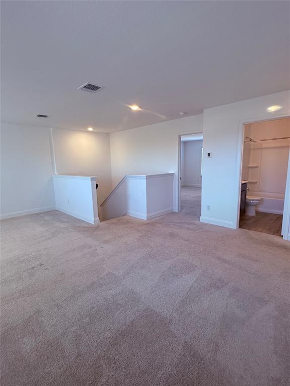 Building Photo - 513 Senca Pk