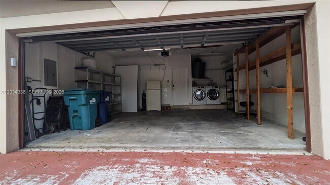 Building Photo - 8929 NW 165th Terrace