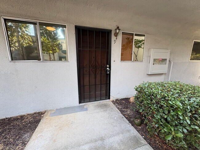 Building Photo - ***Move-in special 1/2 off 1st months rent...