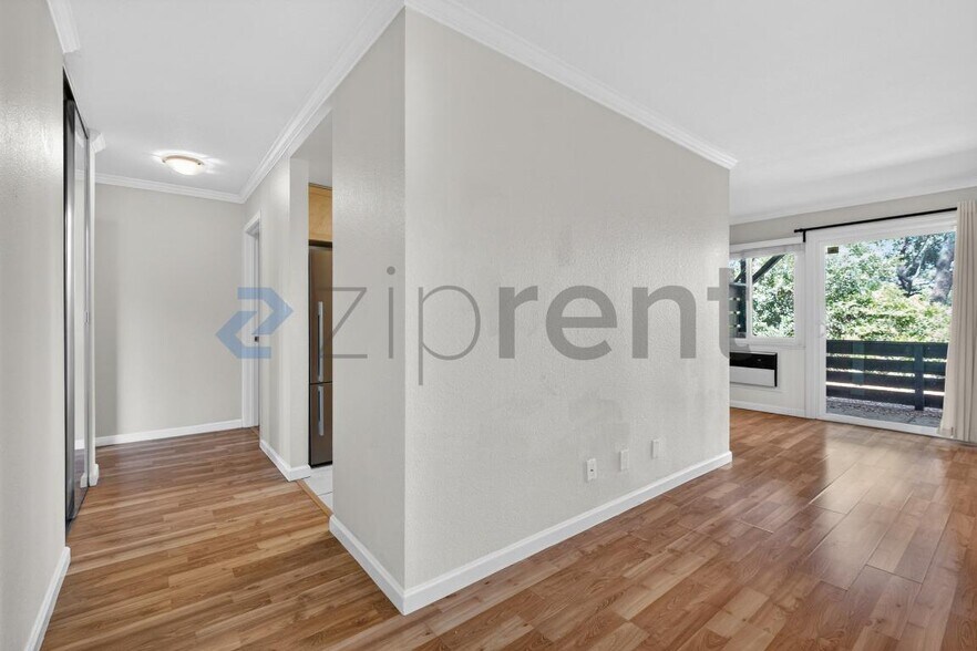 Building Photo - Unit apt 1