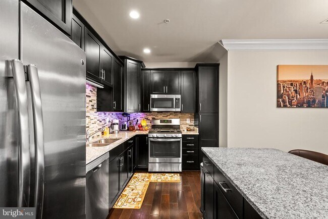 Building Photo - 43151 Wealdstone Terrace