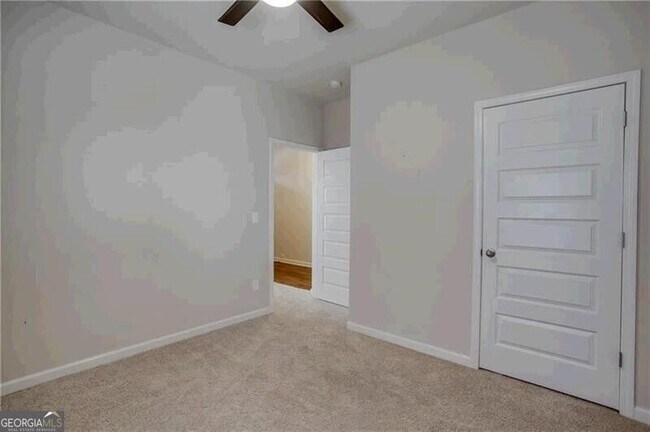 Building Photo - 2436 Foxy Dr
