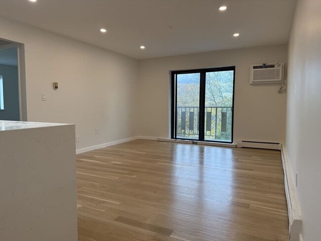 Building Photo - 100 Grandview Ave